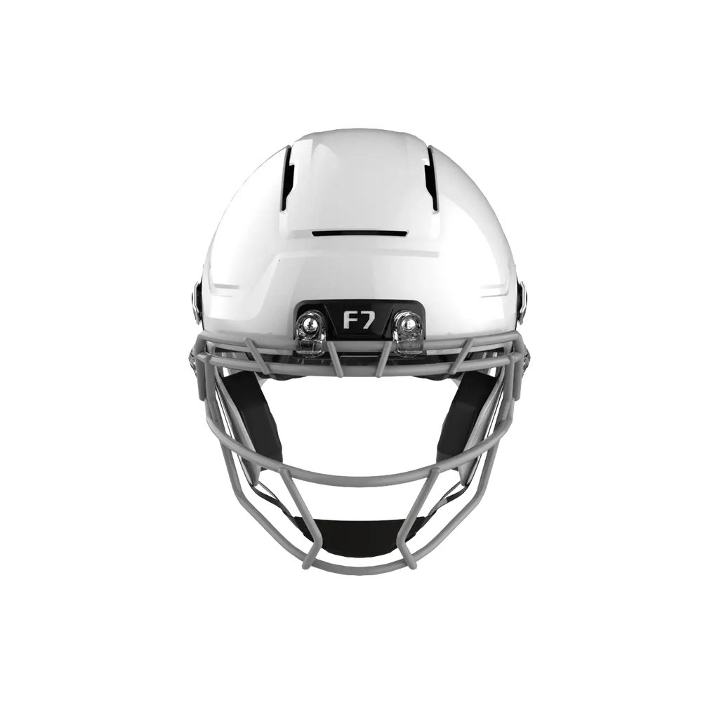 White sports helmet with a grey face mask and "F7" logo.